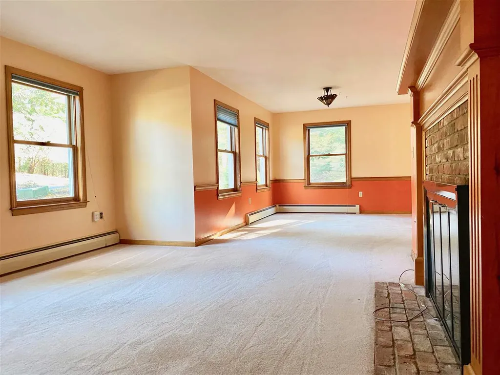 20 Penny Lane Laconia NH 03246