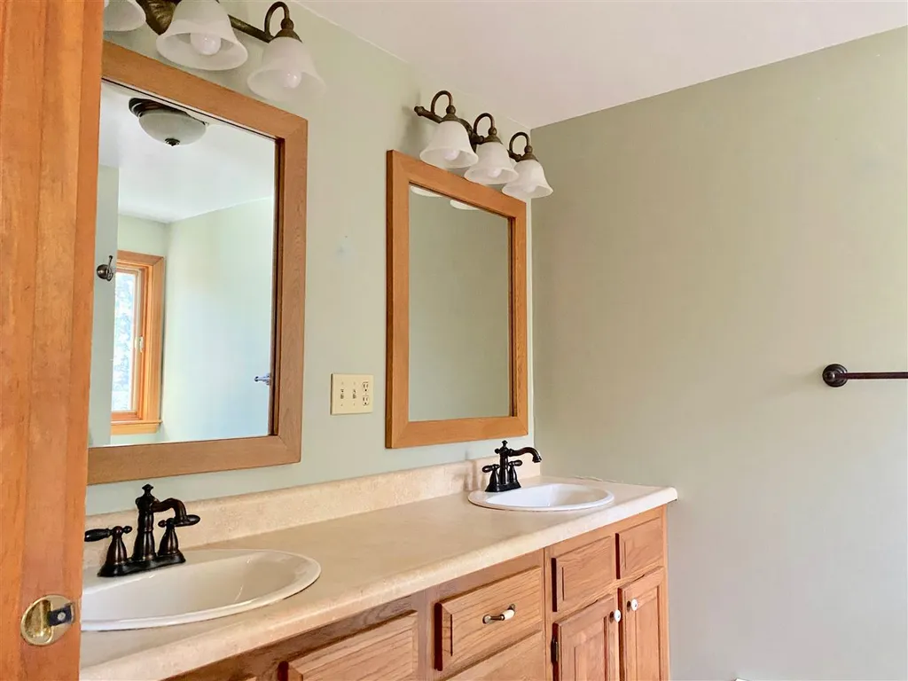 20 Penny Lane Laconia NH 03246