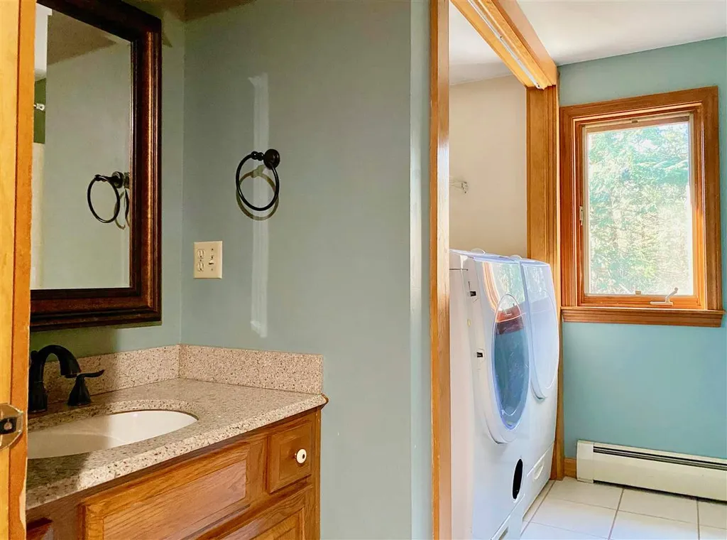 20 Penny Lane Laconia NH 03246