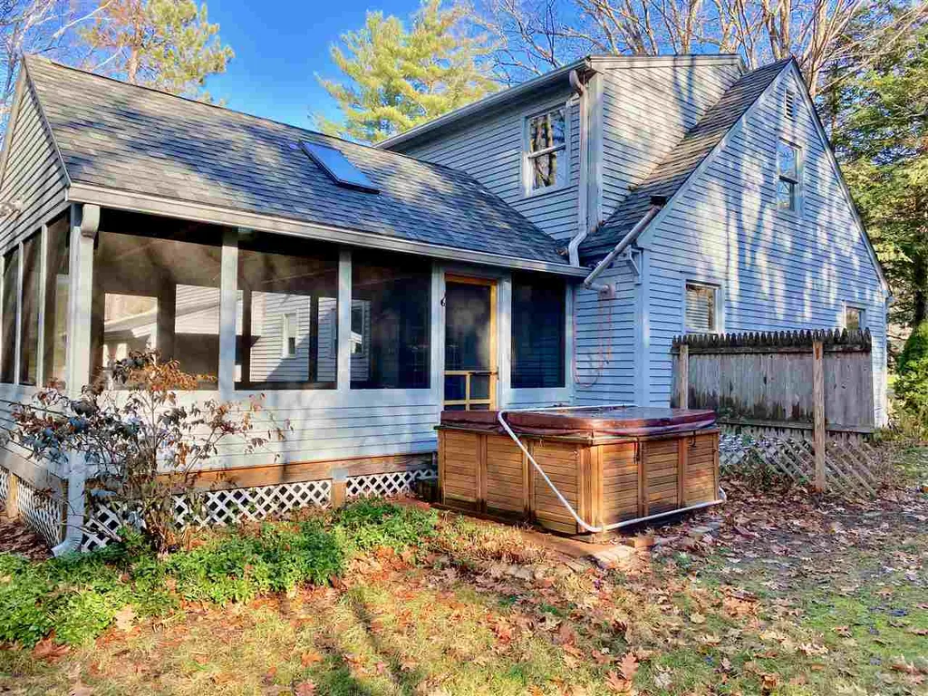 20 Penny Lane Laconia NH 03246