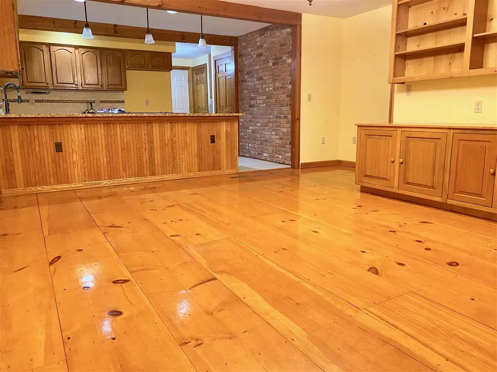 20 Penny Lane Laconia NH 03246