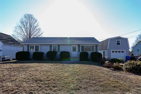 72 Brady Circle Manchester NH 03109
