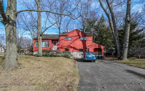 116 Red Coat Lane Manchester NH 03104