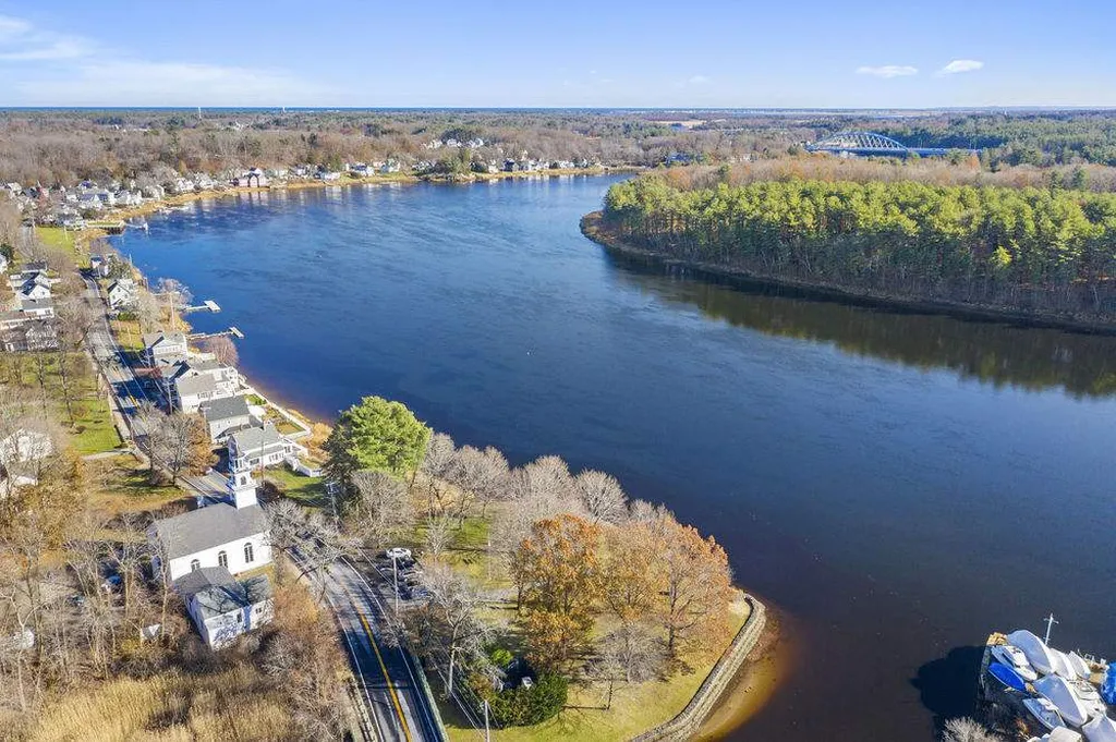 355 Main Street Amesbury MA 01913
