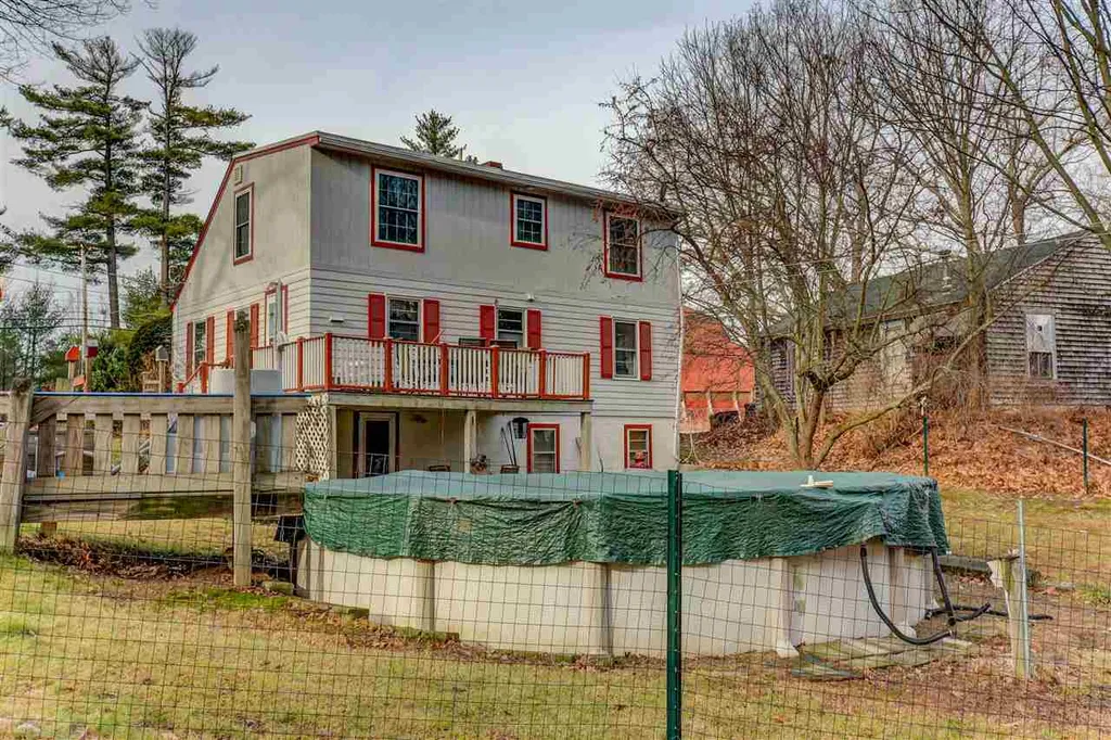 52 Old Dover Road Rochester NH 03867-3444