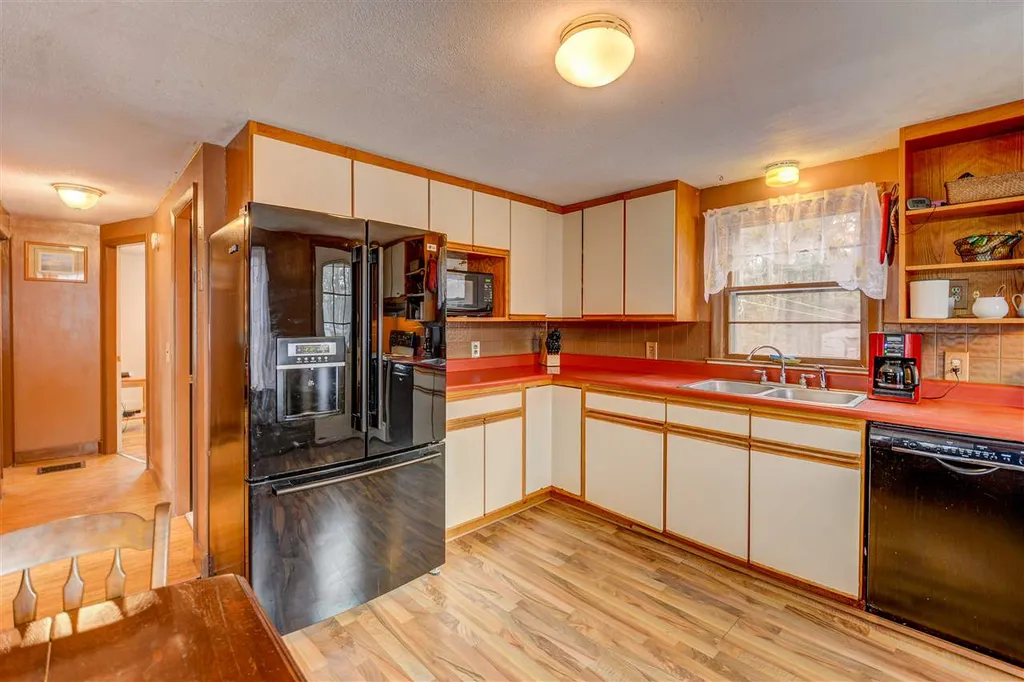 52 Old Dover Road Rochester NH 03867-3444