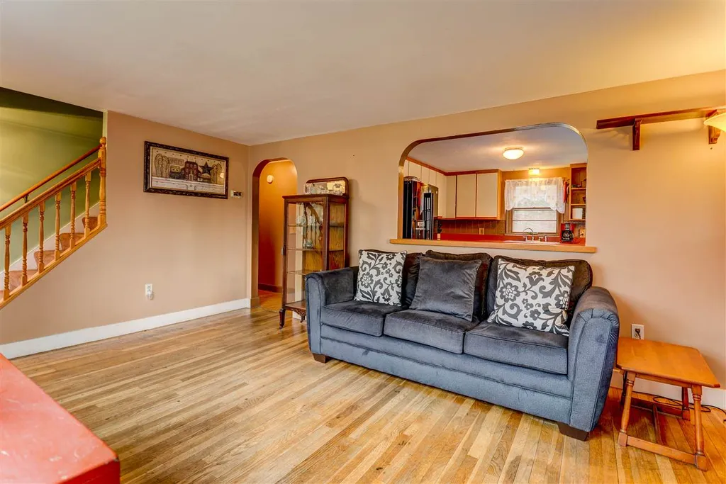 52 Old Dover Road Rochester NH 03867-3444