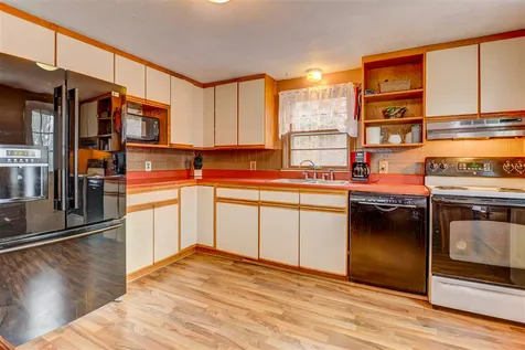 52 Old Dover Road Rochester NH 03867-3444