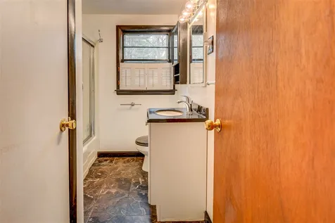 52 Old Dover Road Rochester NH 03867-3444