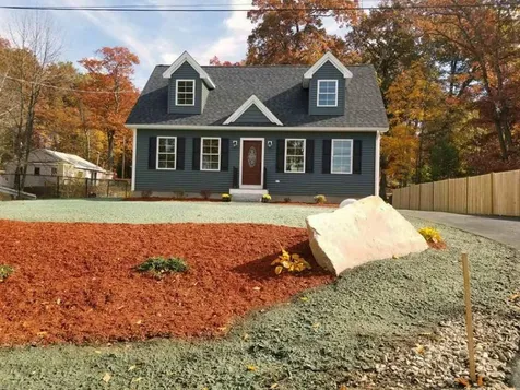 32 Dennison Avenue Salem NH 03079