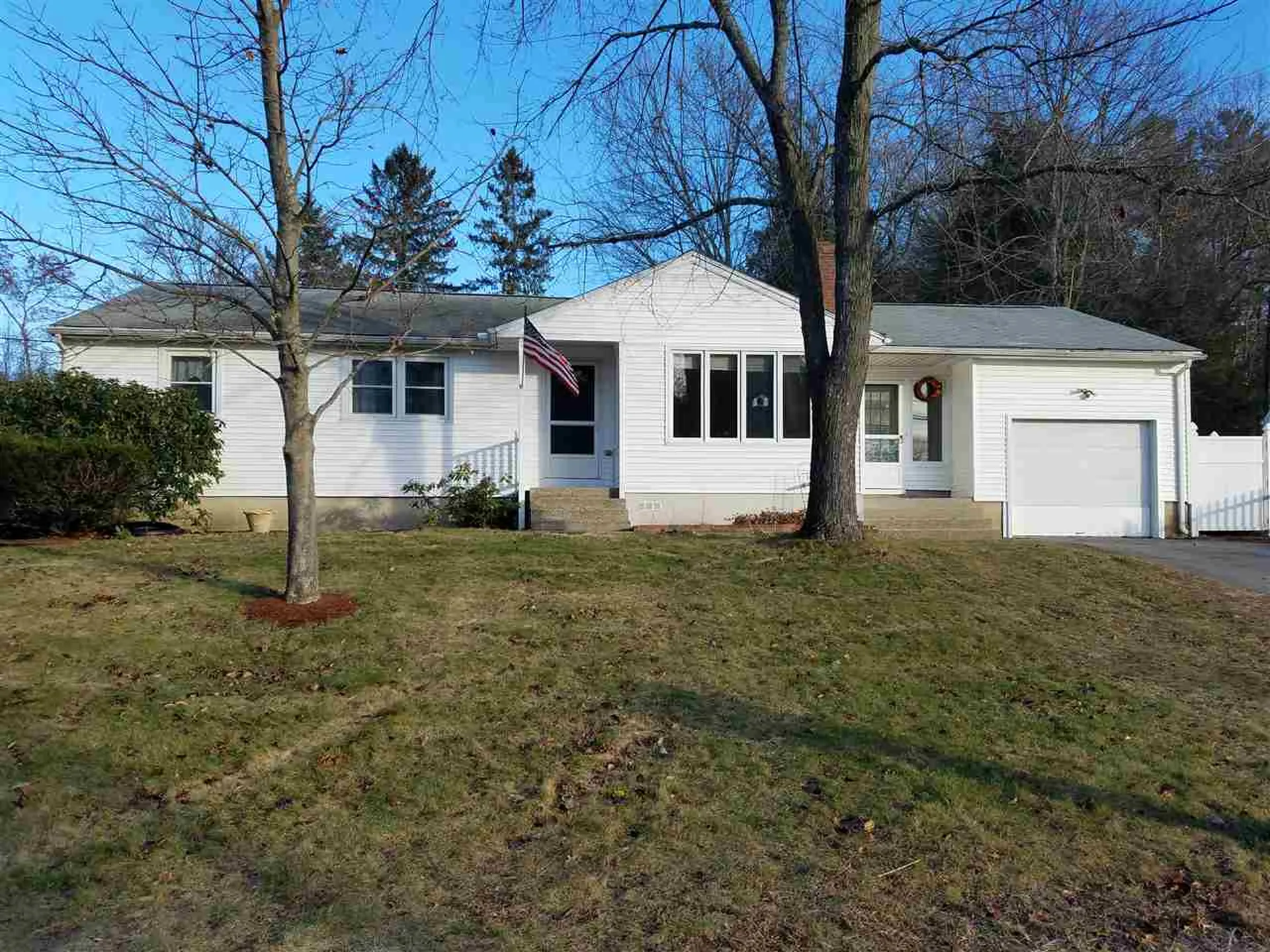 22 Pinehurst Avenue Nashua NH 03062