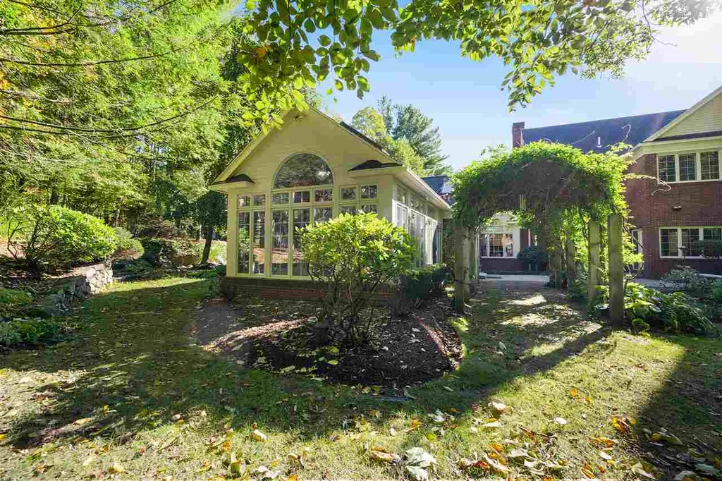 11 Baldwin Lane Hollis NH 03049