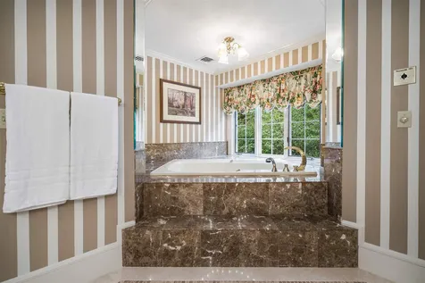 11 Baldwin Lane Hollis NH 03049