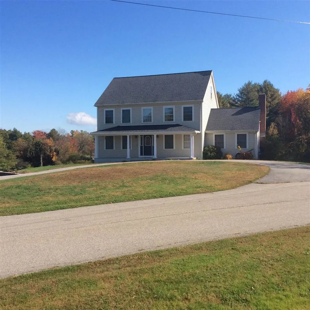 8 Lavoie Way Somersworth NH 03878-1619