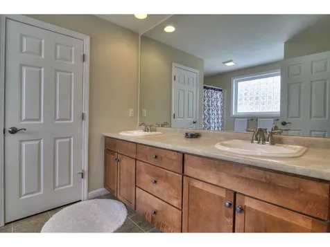 51 Grapevine Road Bedford NH 03110