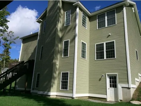 51 Grapevine Road Bedford NH 03110