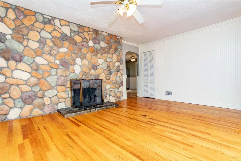 1676 Essex Road Williston VT 05495