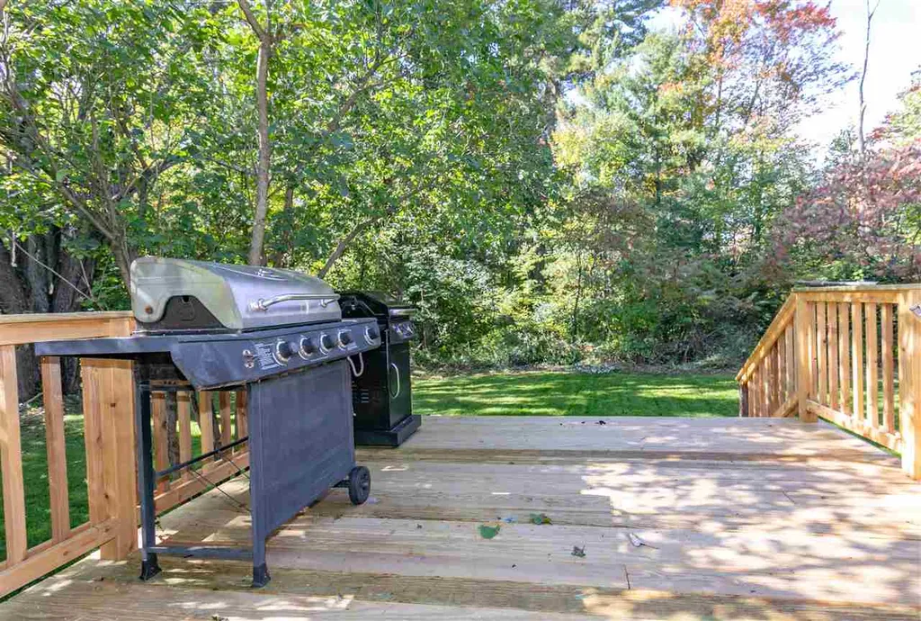 1676 Essex Road Williston VT 05495