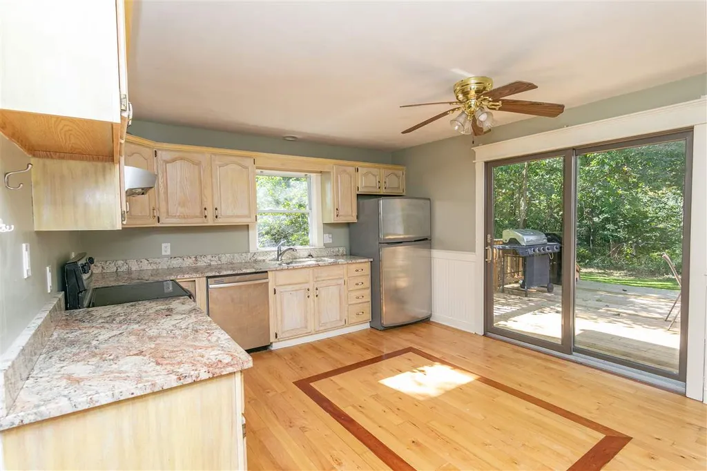1676 Essex Road Williston VT 05495