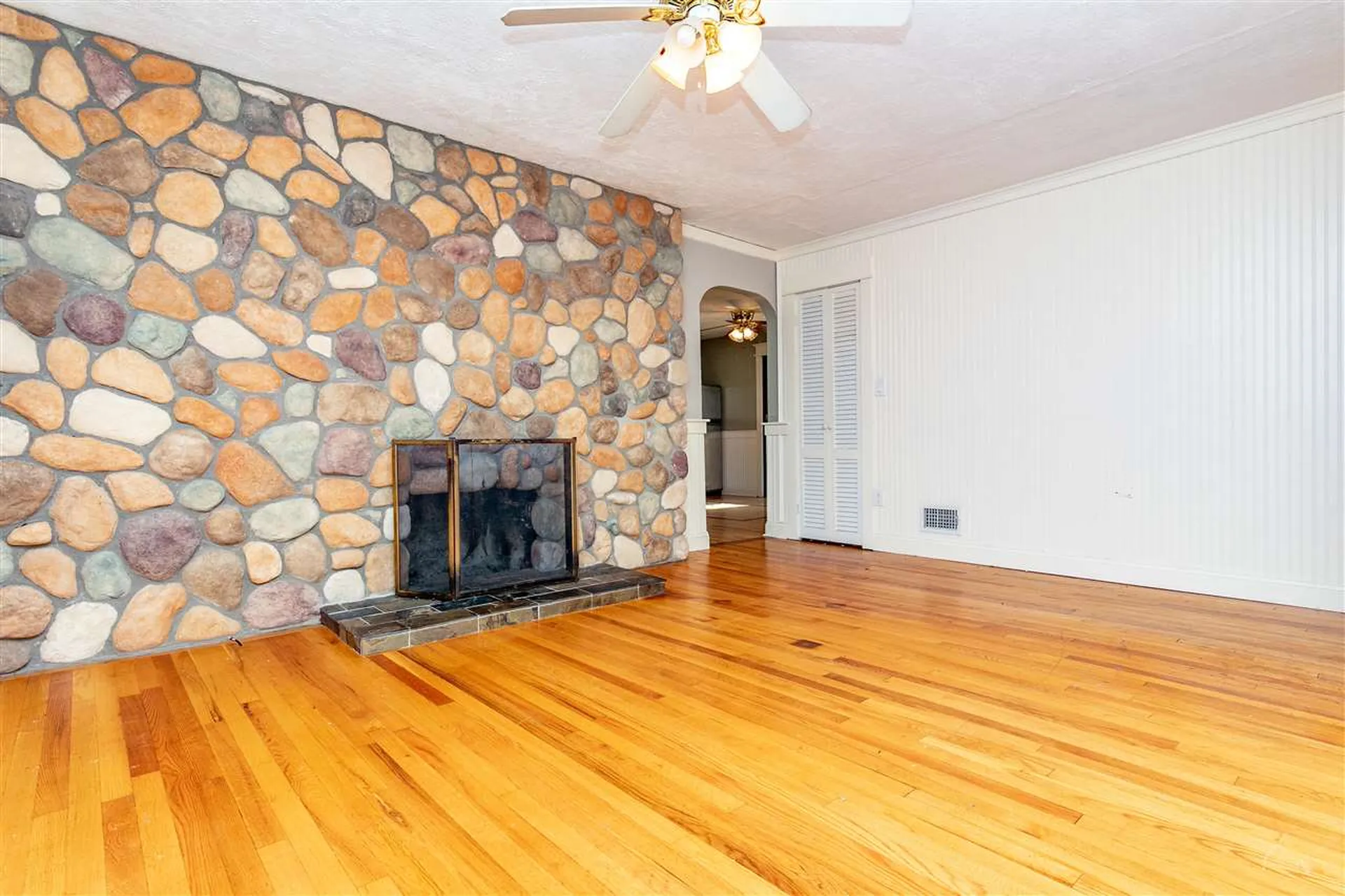 1676 Essex Road Williston VT 05495