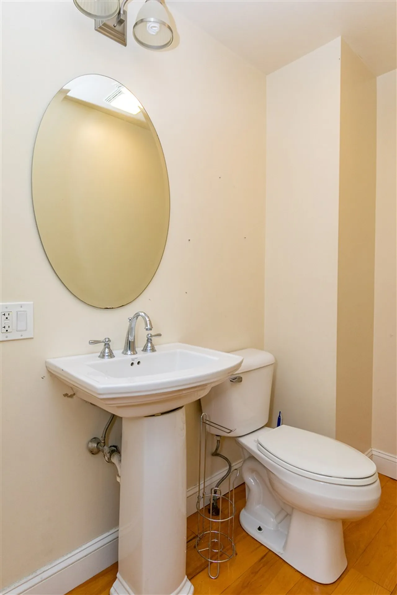 1676 Essex Road Williston VT 05495