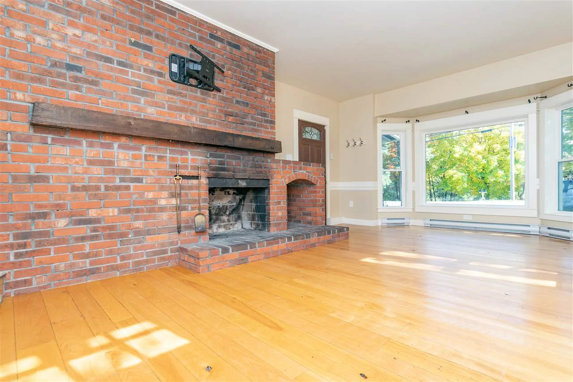 1676 Essex Road Williston VT 05495