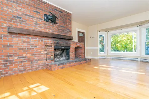 1676 Essex Road Williston VT 05495