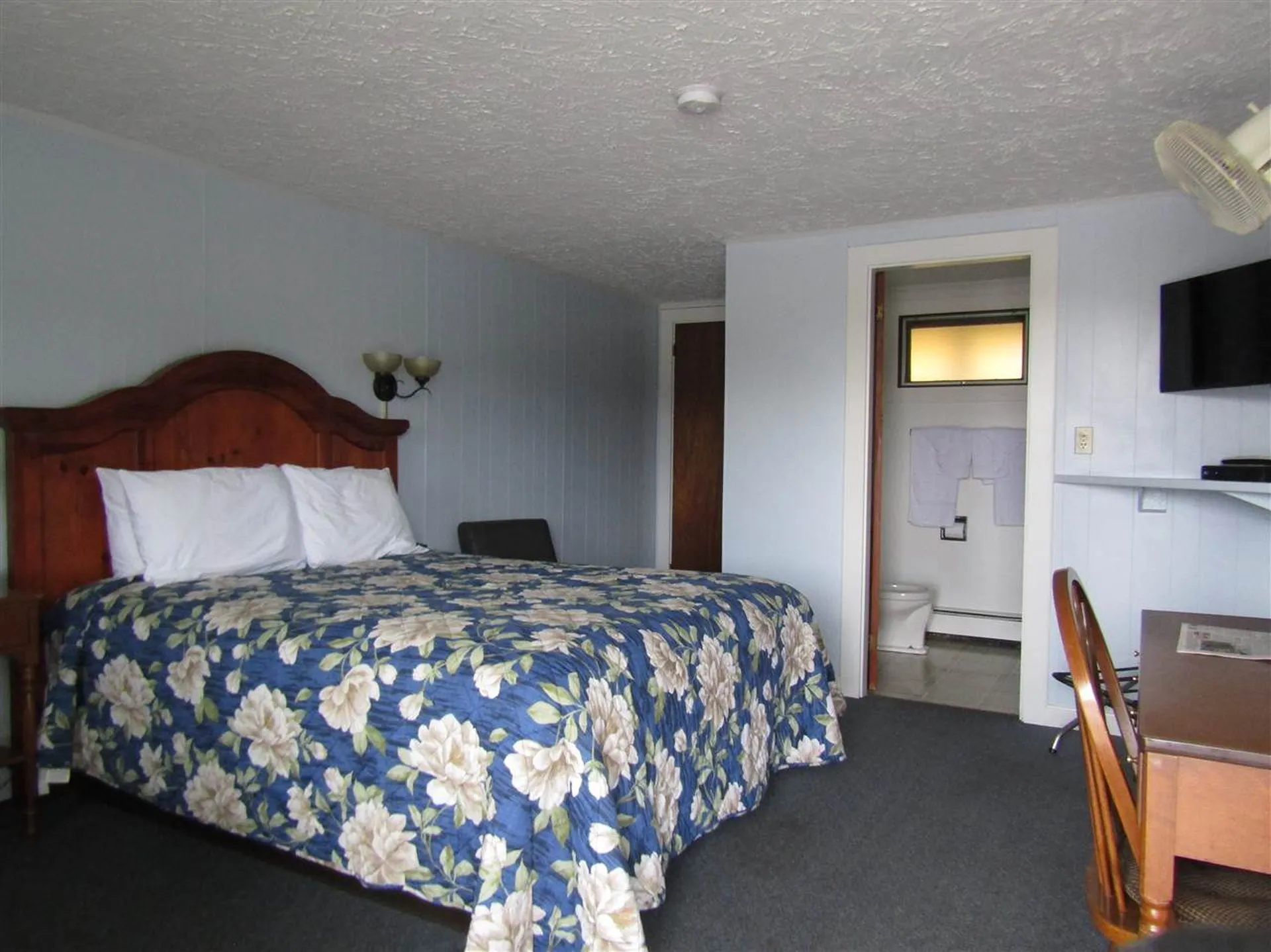 15 Abenaki Lane Colebrook NH 03576