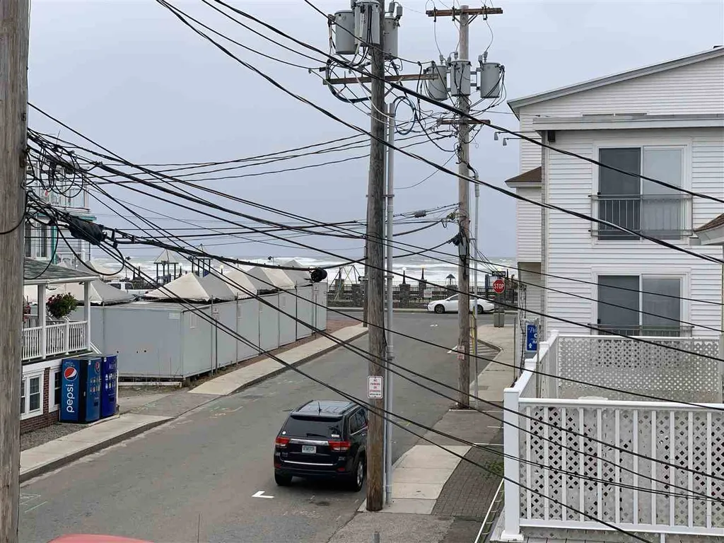 9 G Street Hampton NH 03842