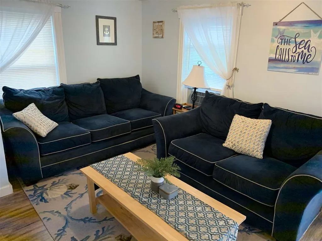 9 G Street Hampton NH 03842