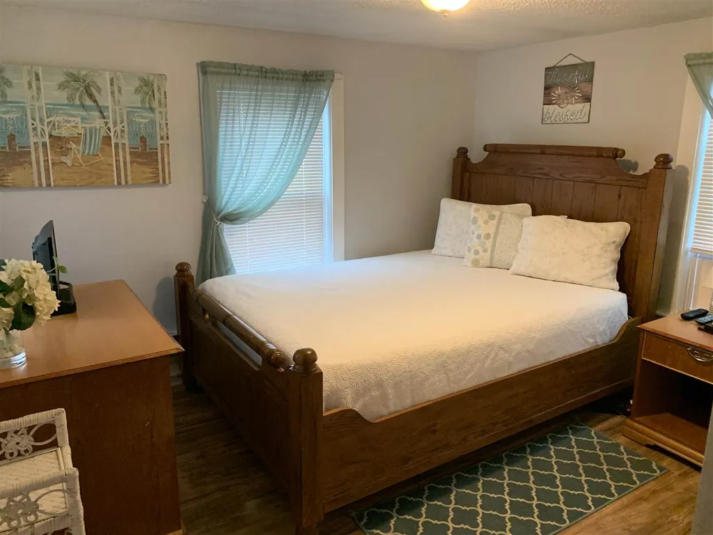 9 G Street Hampton NH 03842