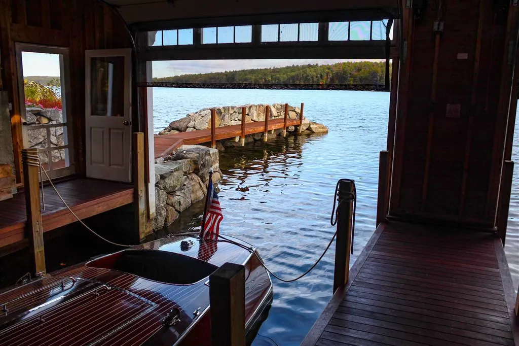 1 Diamond Cove Way Wolfeboro NH 03894