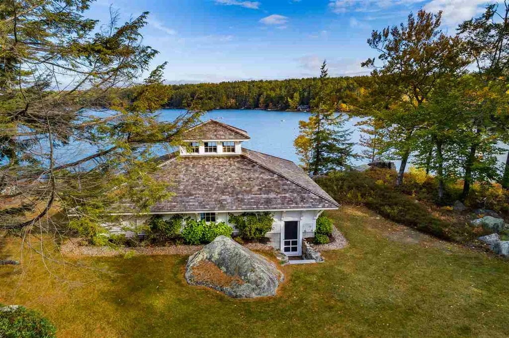 1 Diamond Cove Way Wolfeboro NH 03894