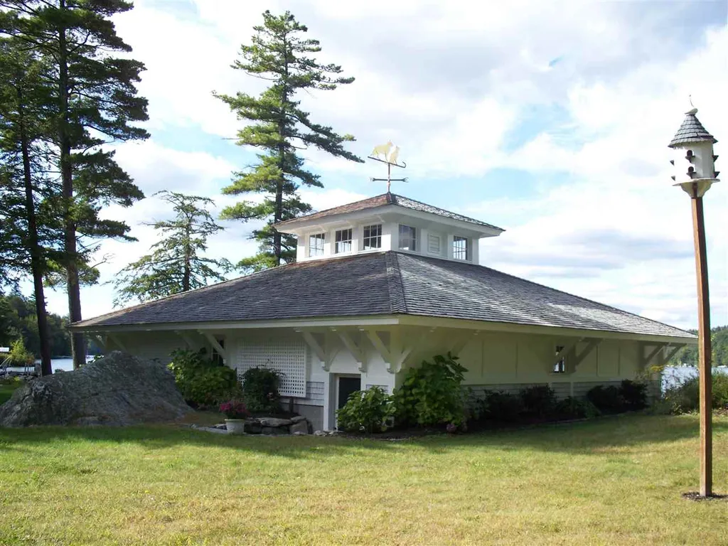 1 Diamond Cove Way Wolfeboro NH 03894