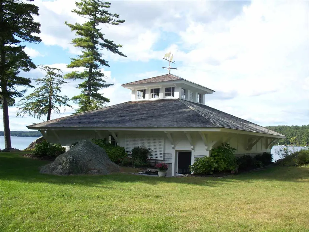 1 Diamond Cove Way Wolfeboro NH 03894