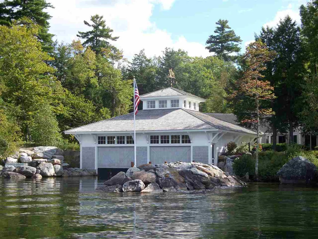 1 Diamond Cove Way Wolfeboro NH 03894