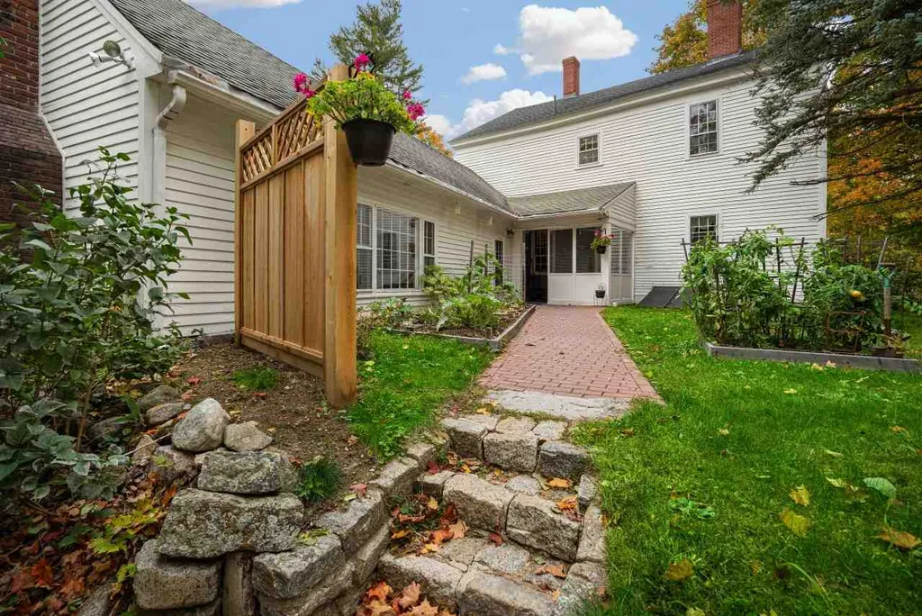 11 Hensmith Road Salisbury NH 03268