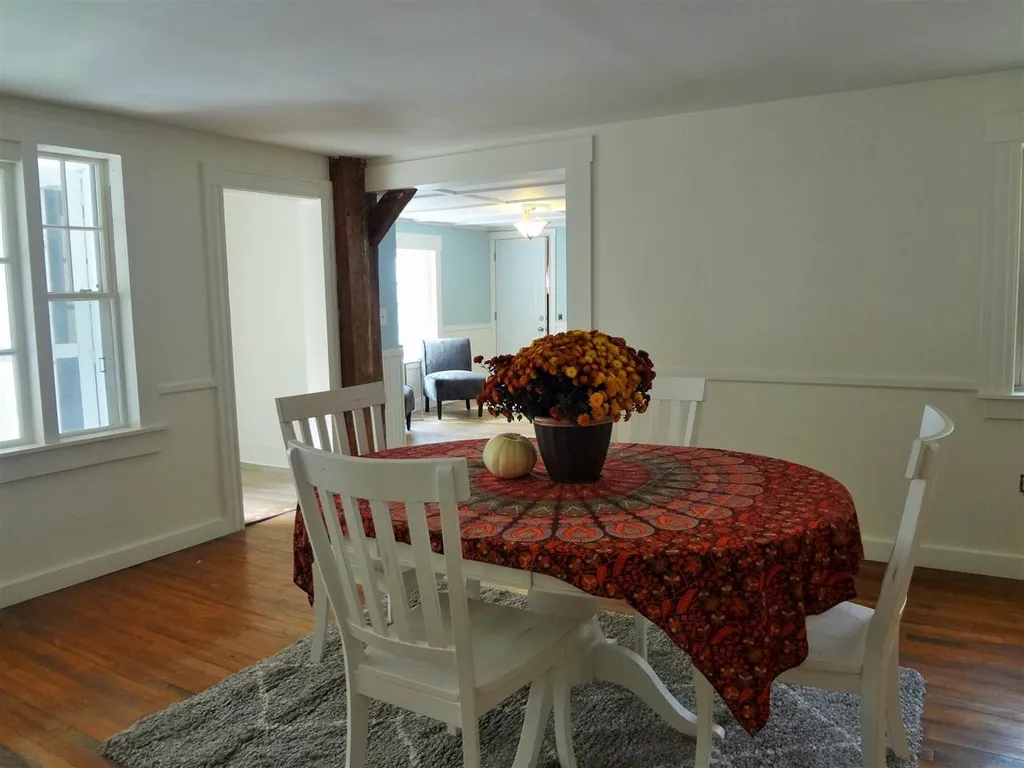 107 Oak Hill Road Barrington NH 03825