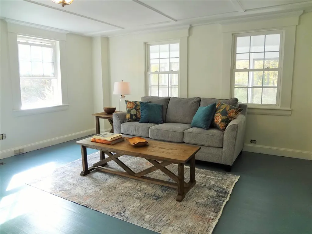 107 Oak Hill Road Barrington NH 03825