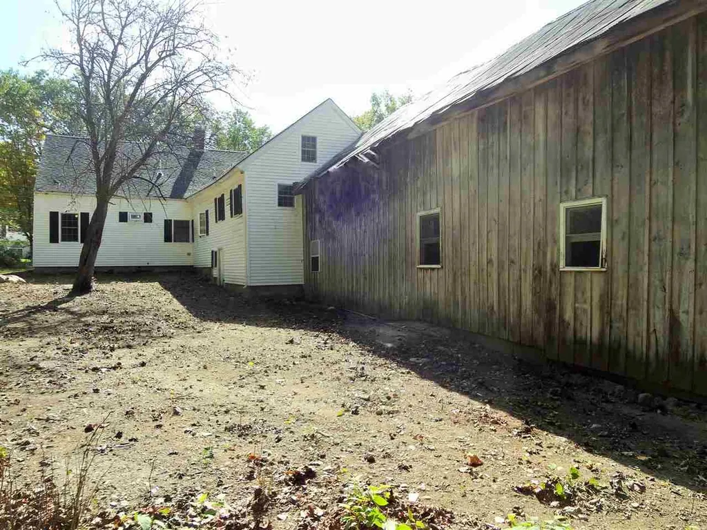 107 Oak Hill Road Barrington NH 03825