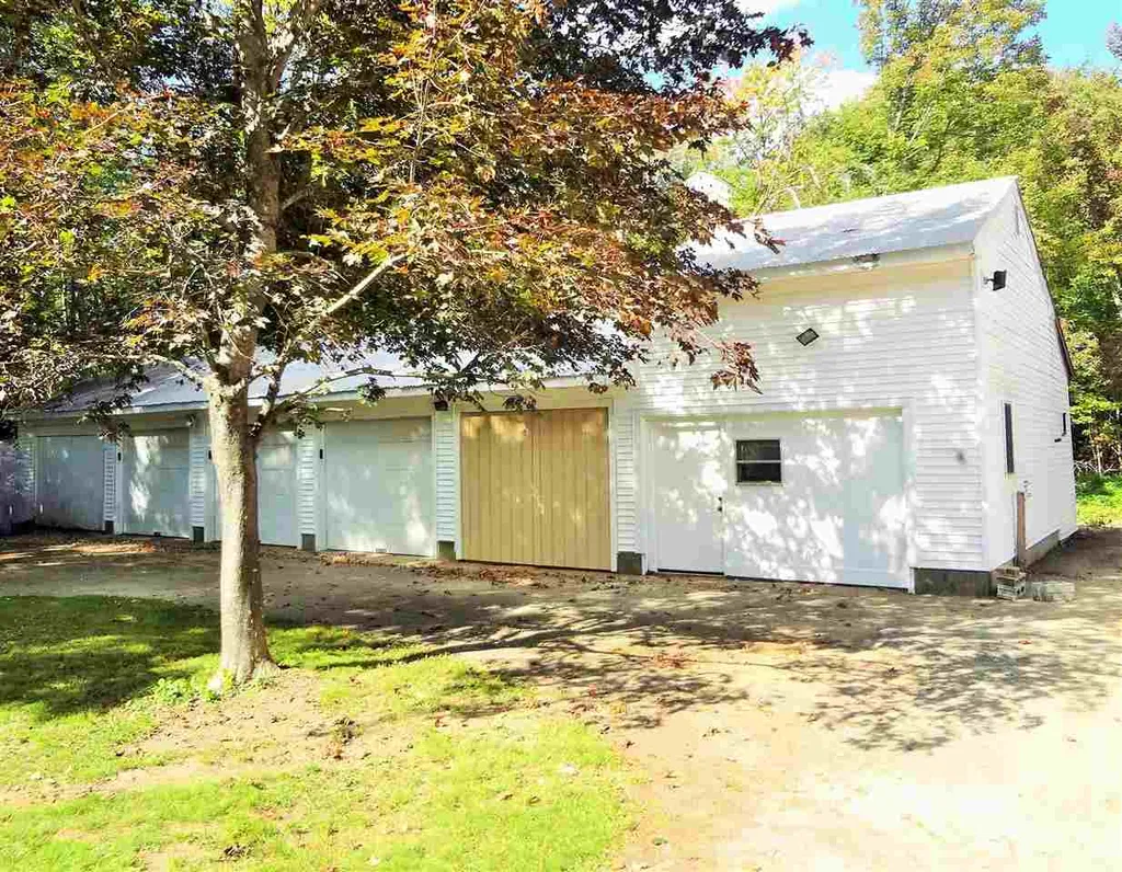 107 Oak Hill Road Barrington NH 03825