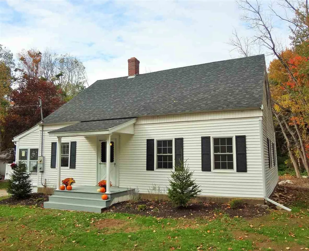 107 Oak Hill Road Barrington NH 03825