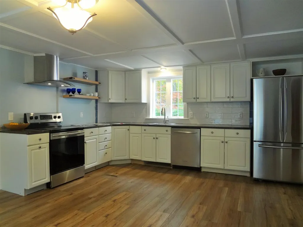 107 Oak Hill Road Barrington NH 03825