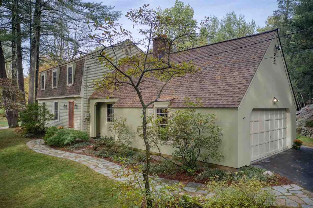 24 Horace Greeley Road Amherst NH 03031