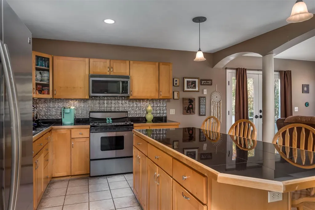 31 Mill Pond Road Northwood NH 03261