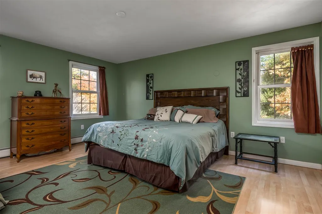 31 Mill Pond Road Northwood NH 03261