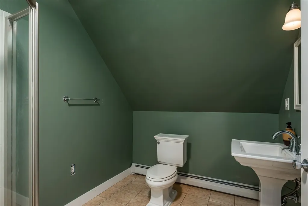 31 Mill Pond Road Northwood NH 03261