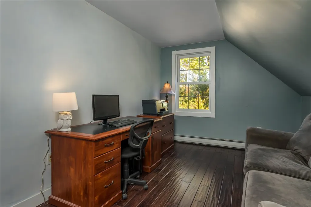 31 Mill Pond Road Northwood NH 03261
