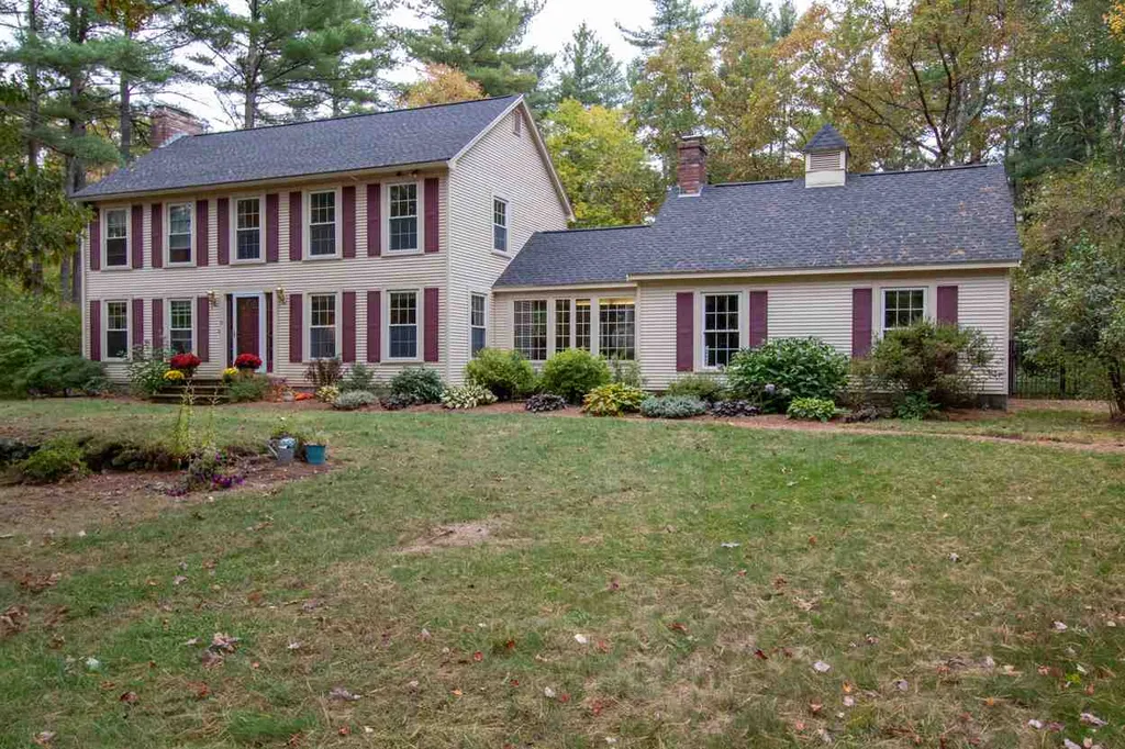 31 Tokanel Drive Londonderry NH 03053