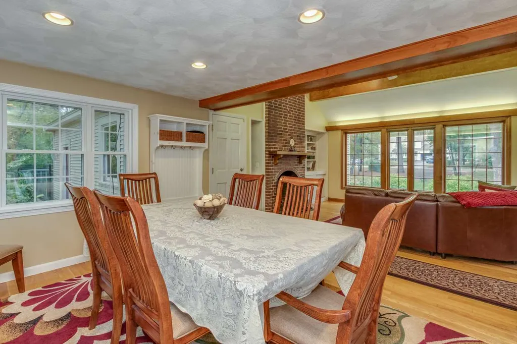 31 Tokanel Drive Londonderry NH 03053